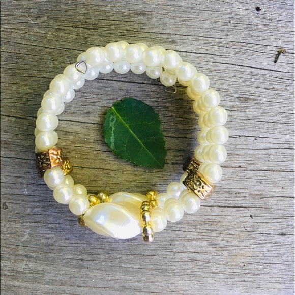🍄 3 for 25$ 🍄 Pearl wrap bracelet! - Picture 3 of 3